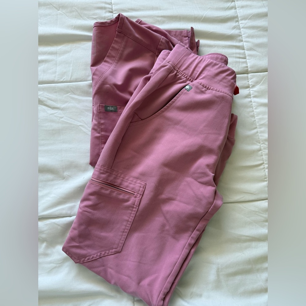 FIGS Chalk pink Catarina Top, Zamora Pants